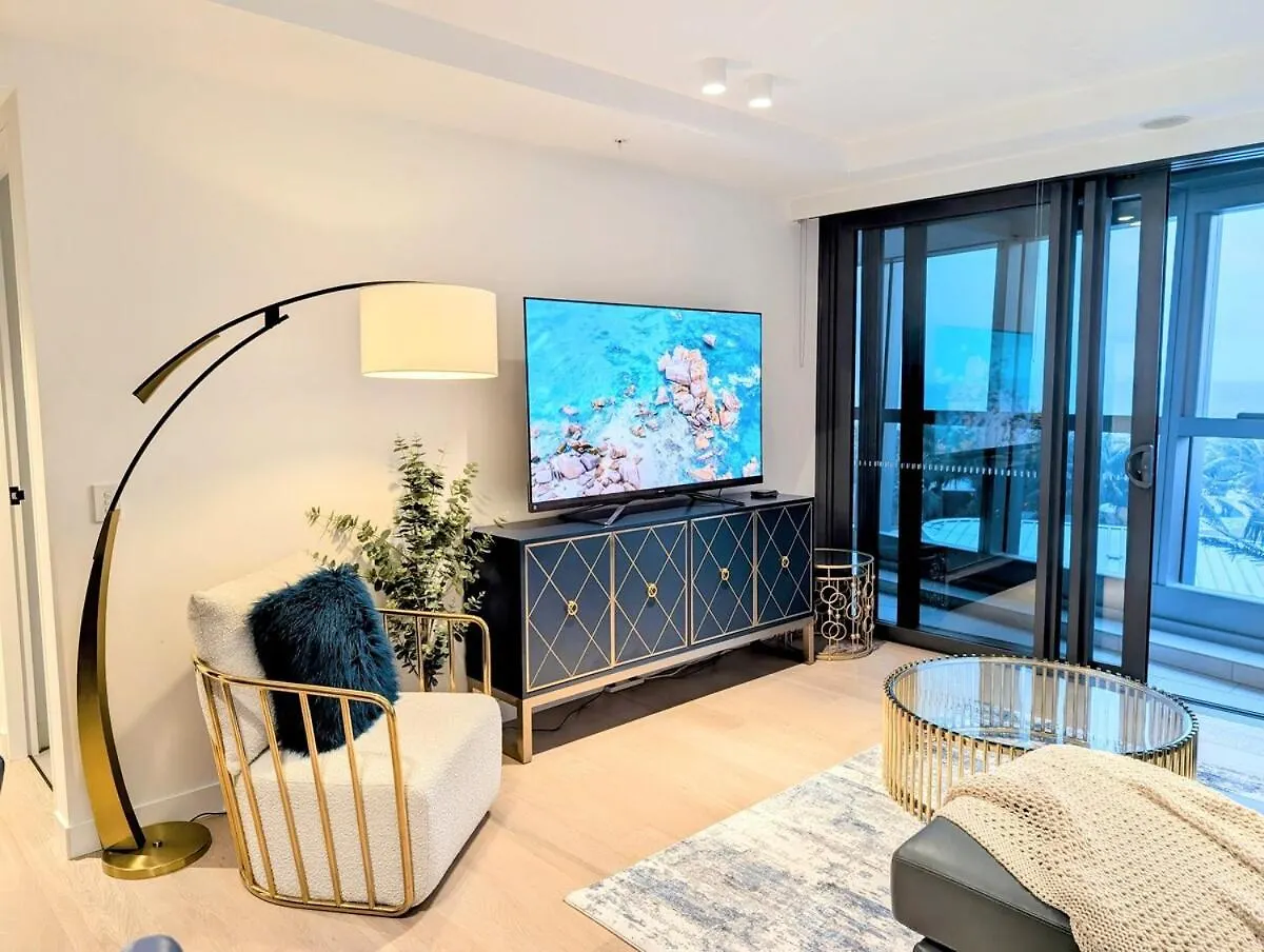 Beachfront Ocean Views Luxe 2B2B Gold Coast Australia