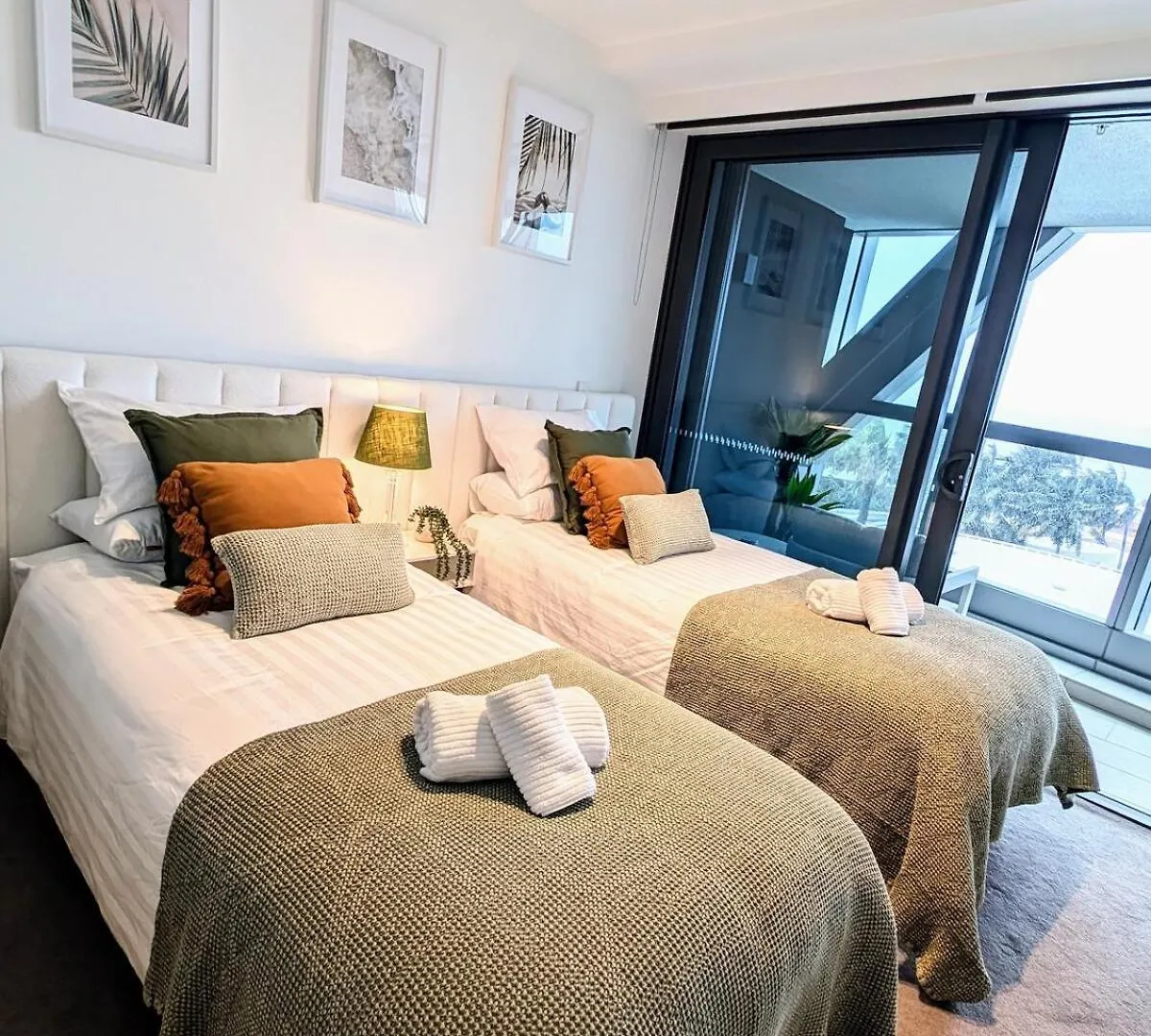 Beachfront Ocean Views Luxe 2B2B Gold Coast 0*,  Australia